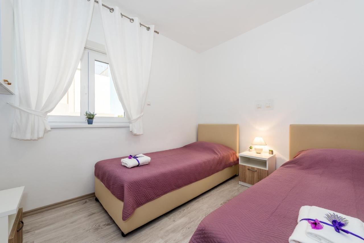 Villa Mirta Tisno Eksteriør billede