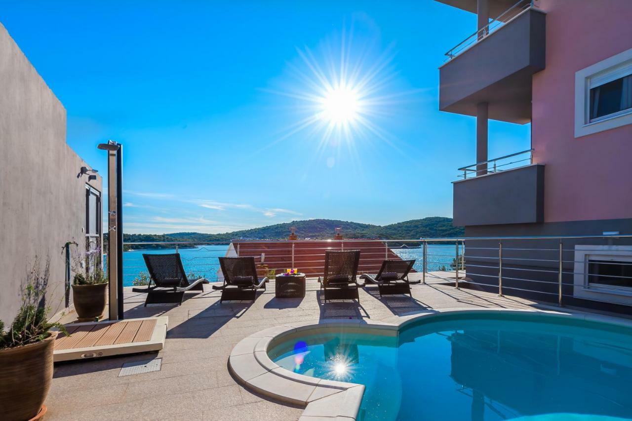 Villa Mirta Tisno Eksteriør billede