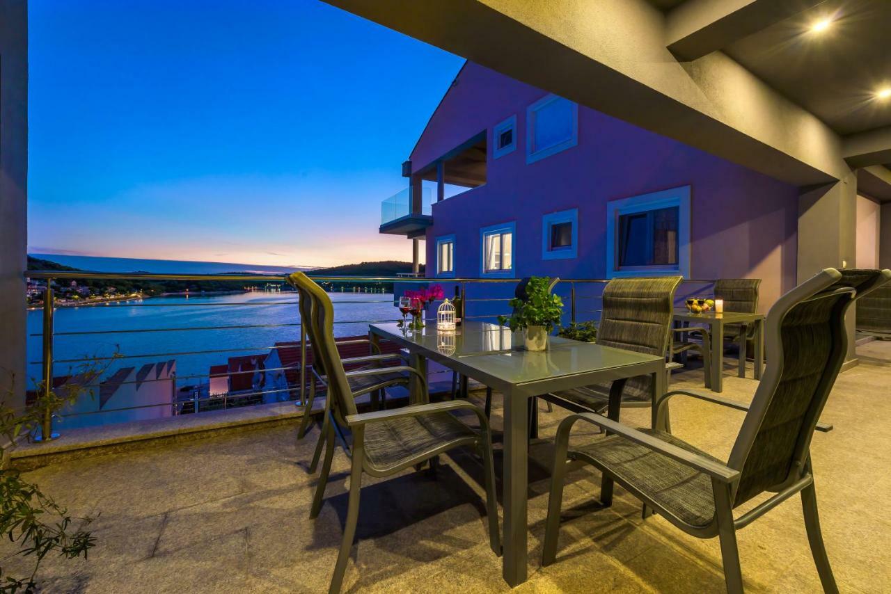 Villa Mirta Tisno Eksteriør billede