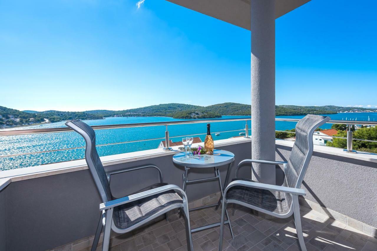 Villa Mirta Tisno Eksteriør billede